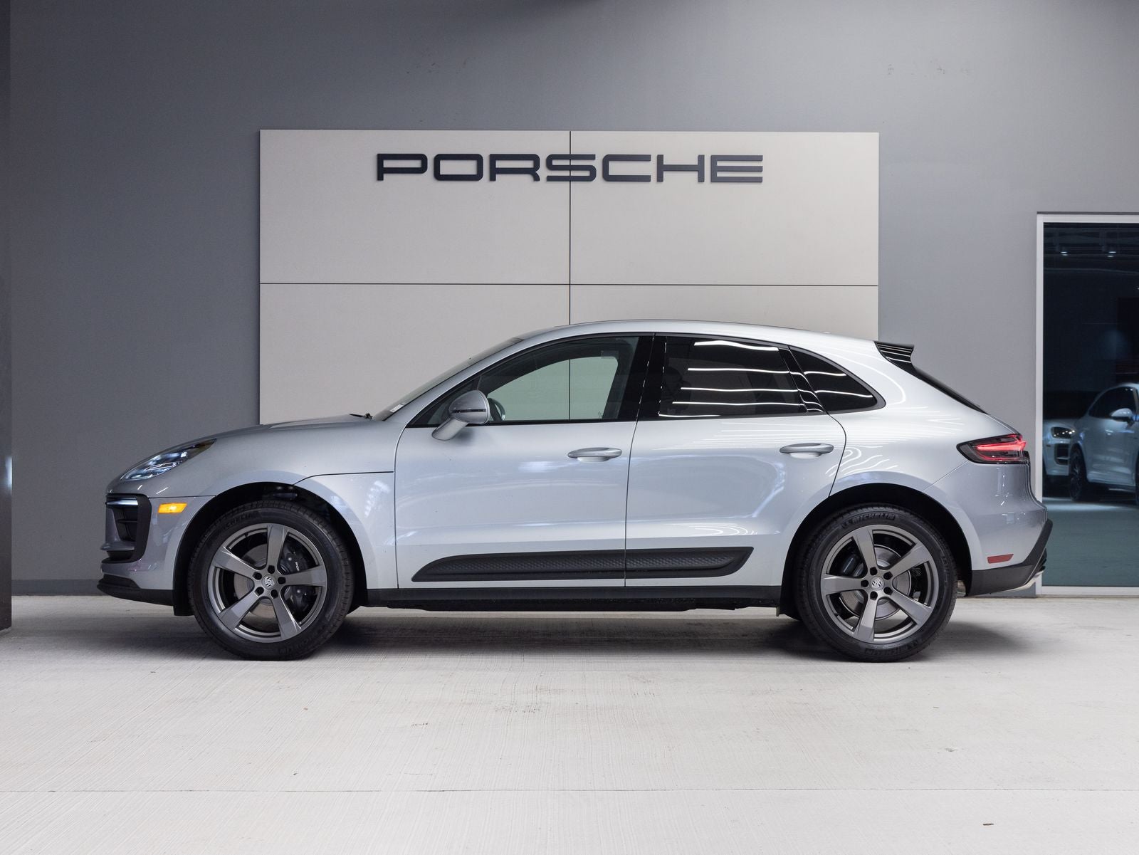 2026 Porsche Macan AWD