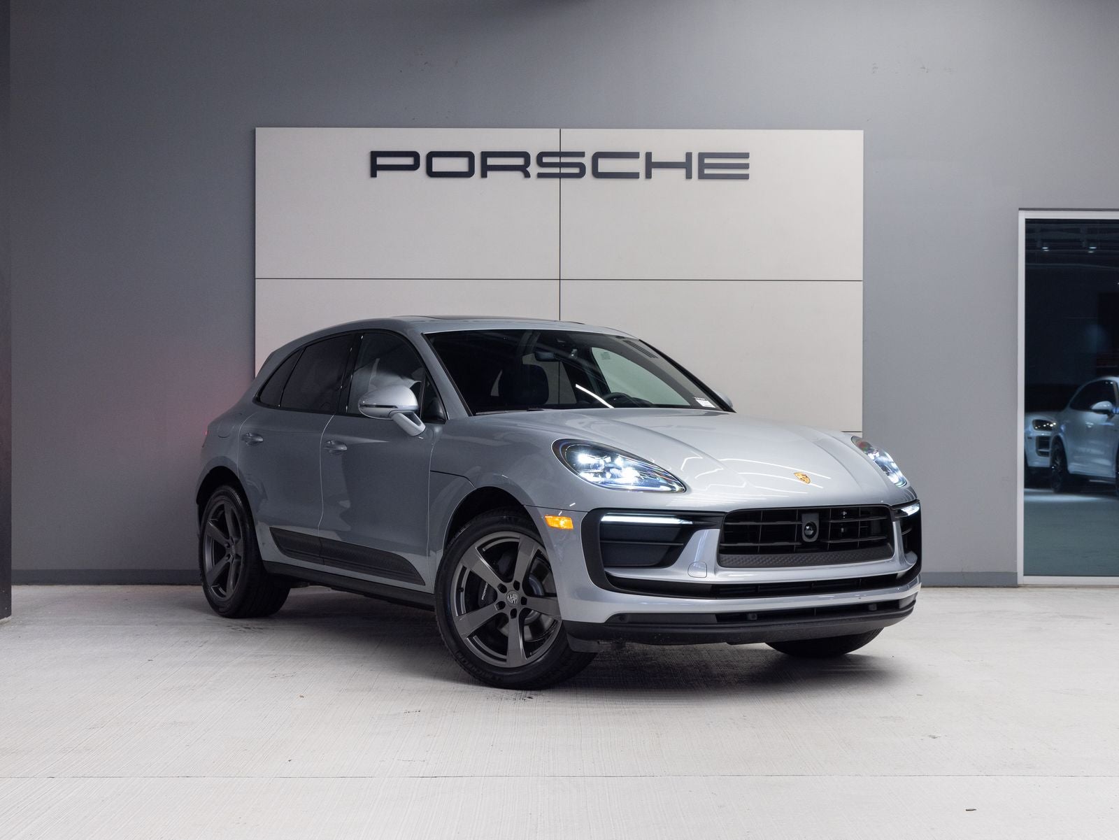 2026 Porsche Macan AWD