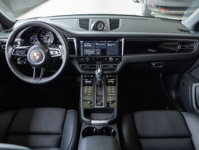 2026 Porsche Macan AWD