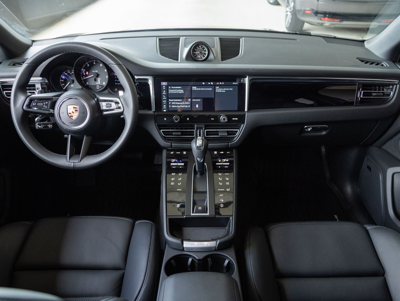 2026 Porsche Macan AWD