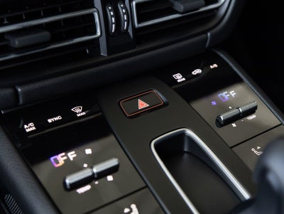 2026 Porsche Macan AWD