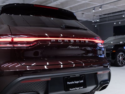 2026 Porsche Macan AWD