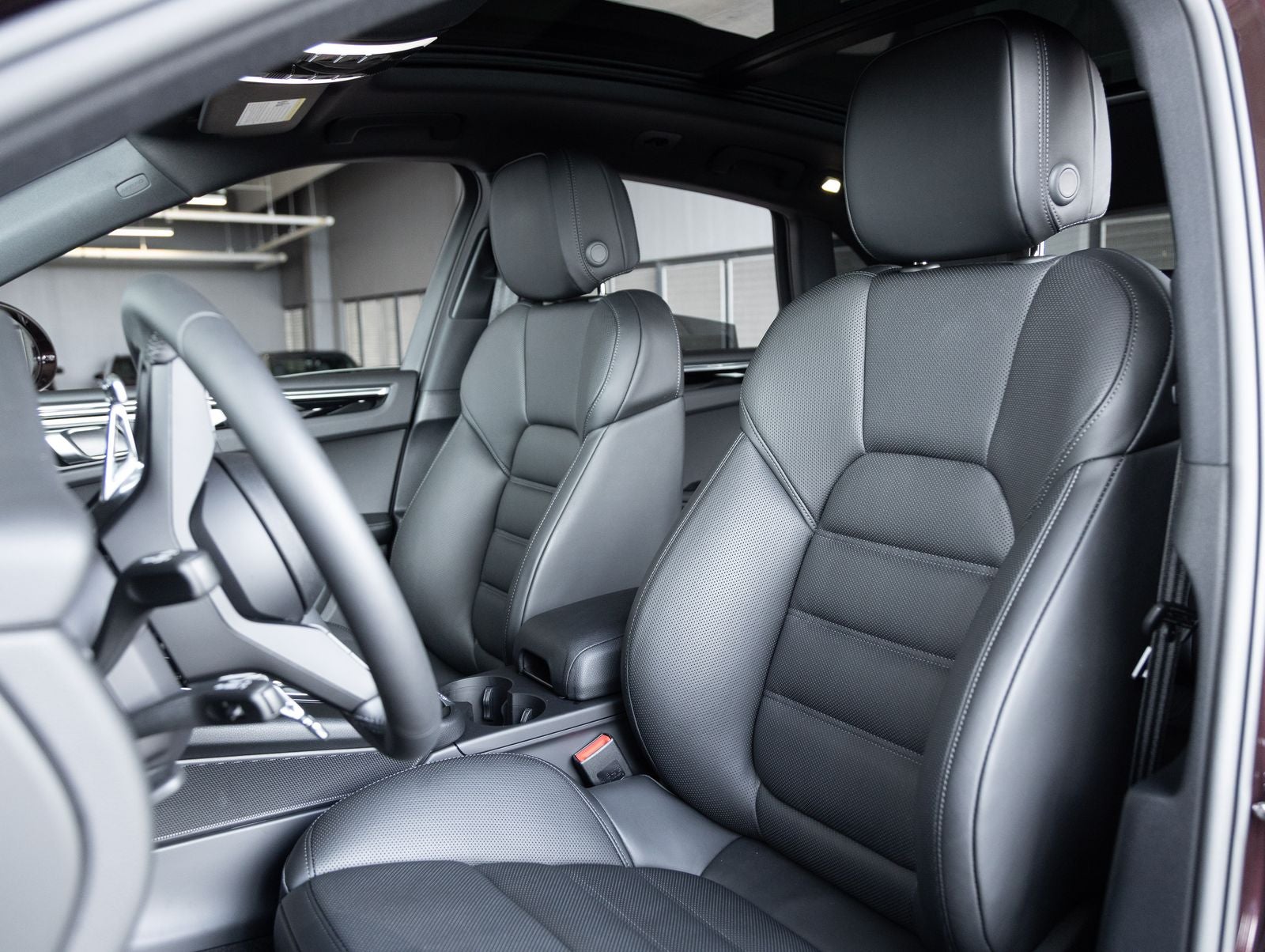 2026 Porsche Macan AWD