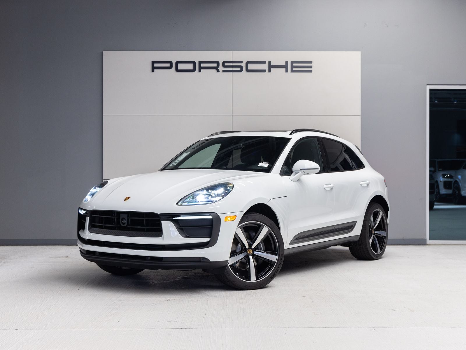 2026 Porsche Macan AWD