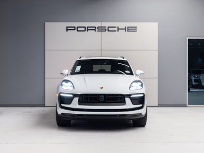 2026 Porsche Macan AWD