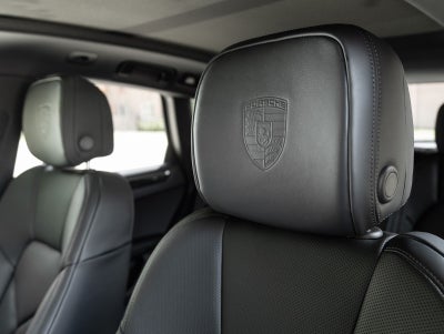 2026 Porsche Macan AWD
