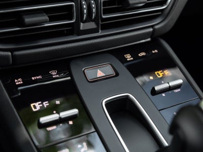 2026 Porsche Macan AWD