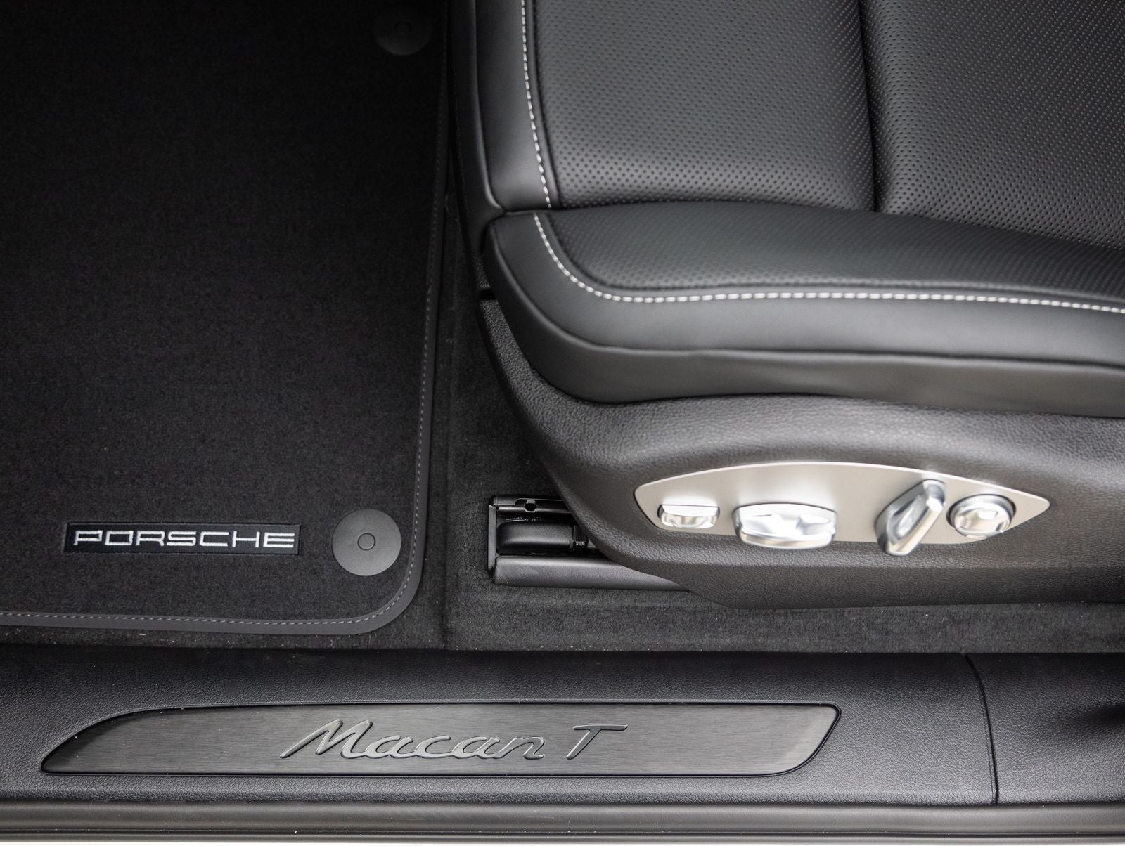 2026 Porsche Macan Macan T