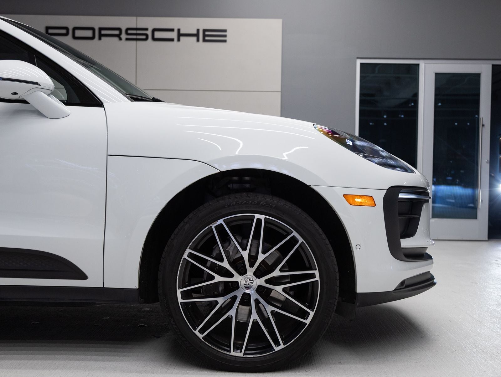 2023 Porsche Macan AWD