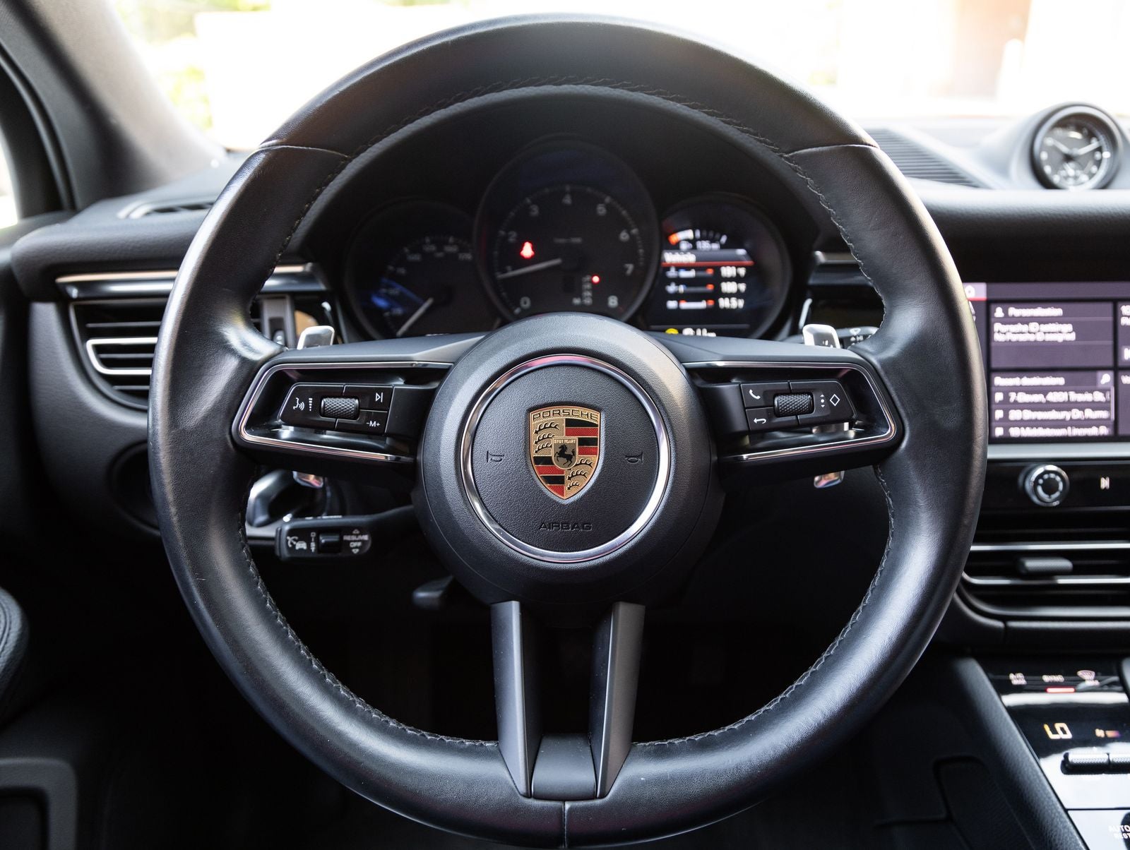 2023 Porsche Macan AWD