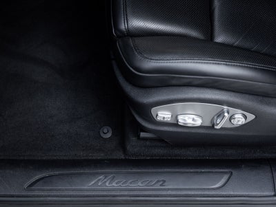 2023 Porsche Macan AWD