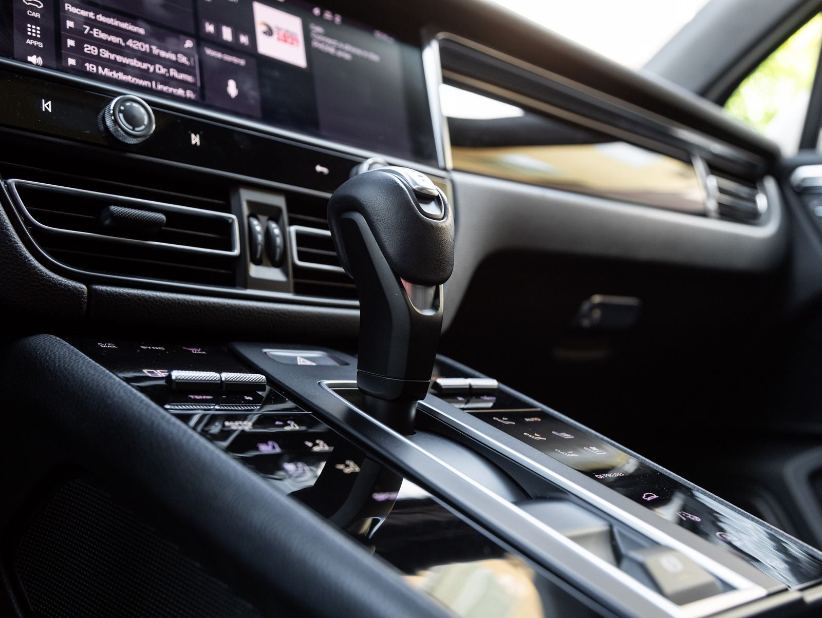 2023 Porsche Macan AWD