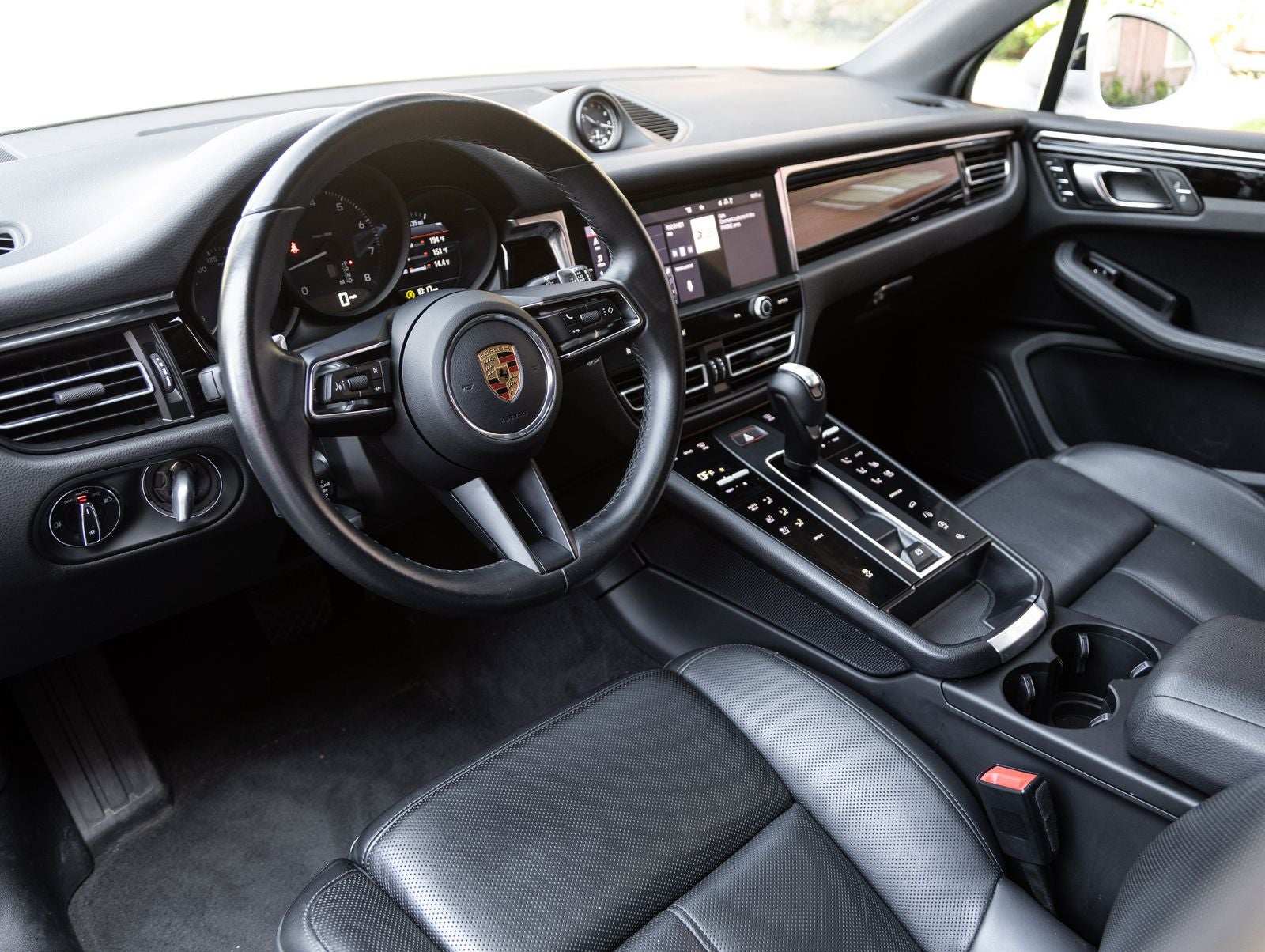 2023 Porsche Macan AWD