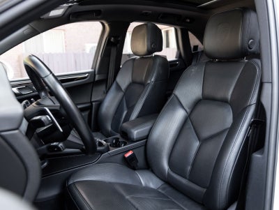 2023 Porsche Macan AWD
