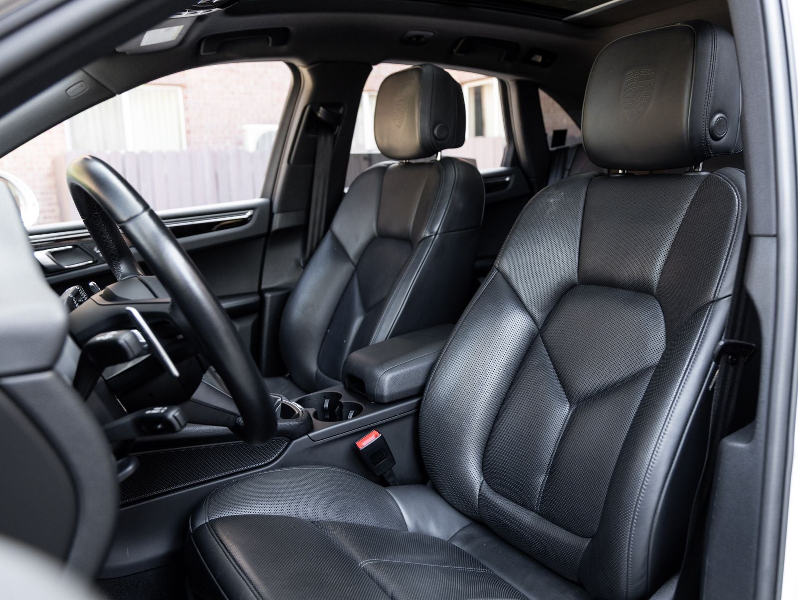 2023 Porsche Macan AWD