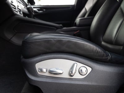2023 Porsche Macan Macan