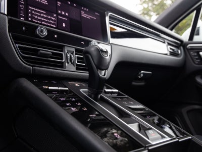 2023 Porsche Macan Macan