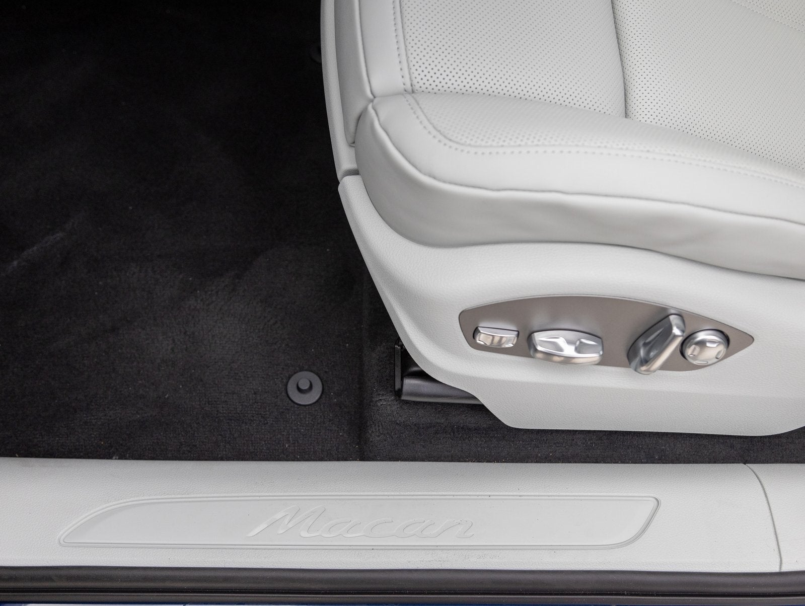 2025 Porsche Macan Macan