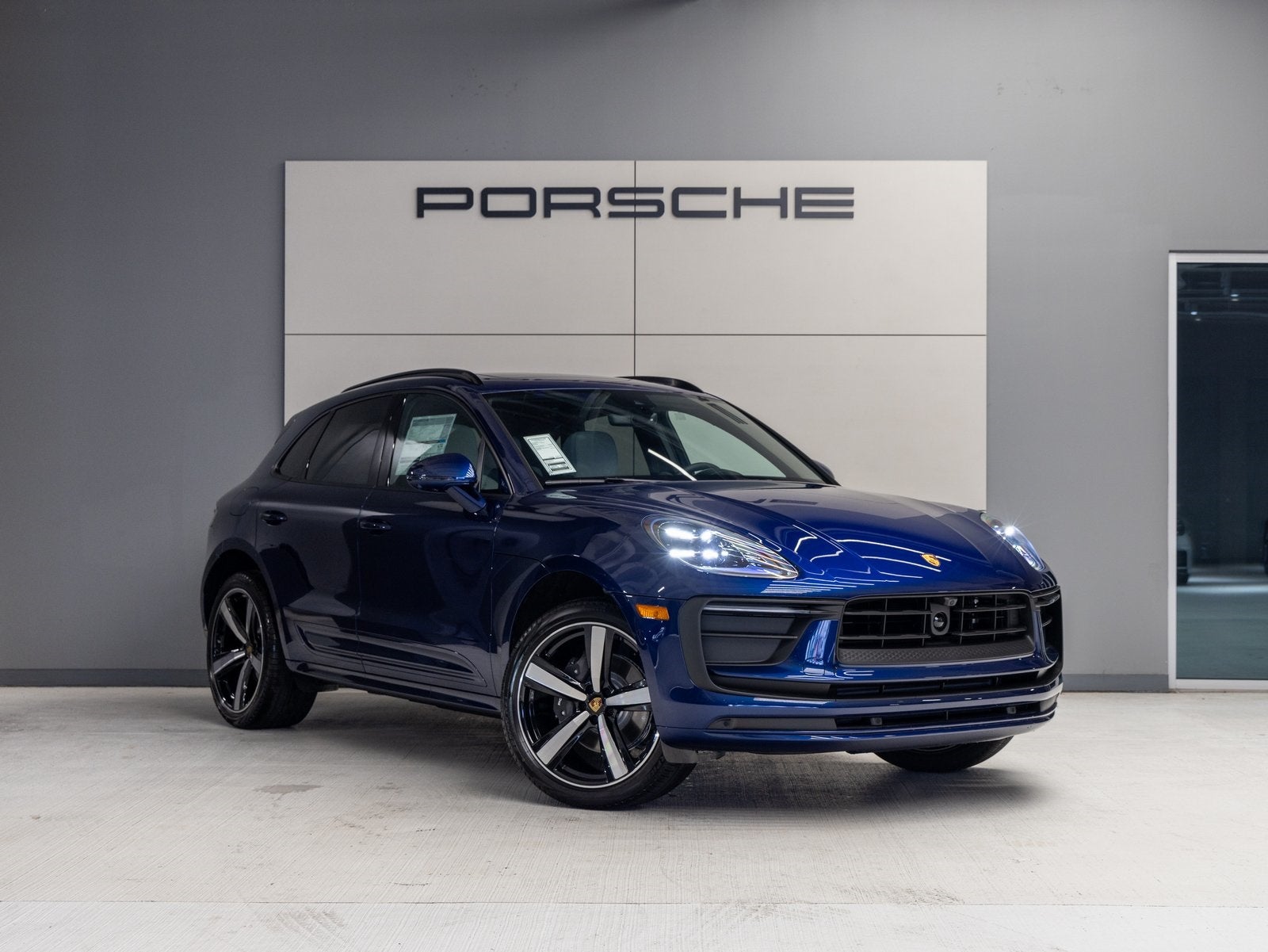 2025 Porsche Macan Macan