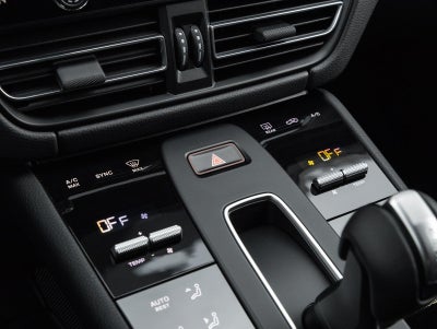 2026 Porsche Macan AWD