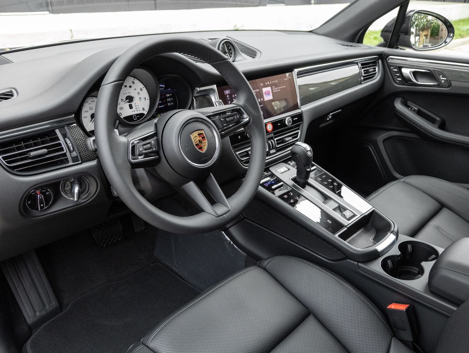 2026 Porsche Macan AWD