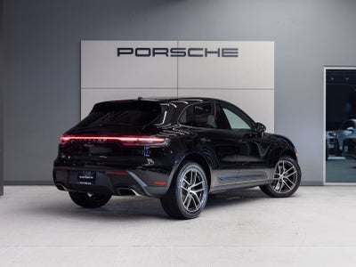 2026 Porsche Macan AWD