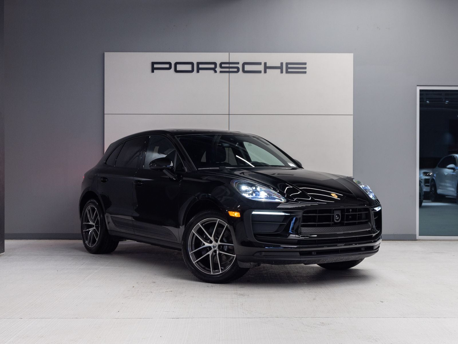 2026 Porsche Macan AWD