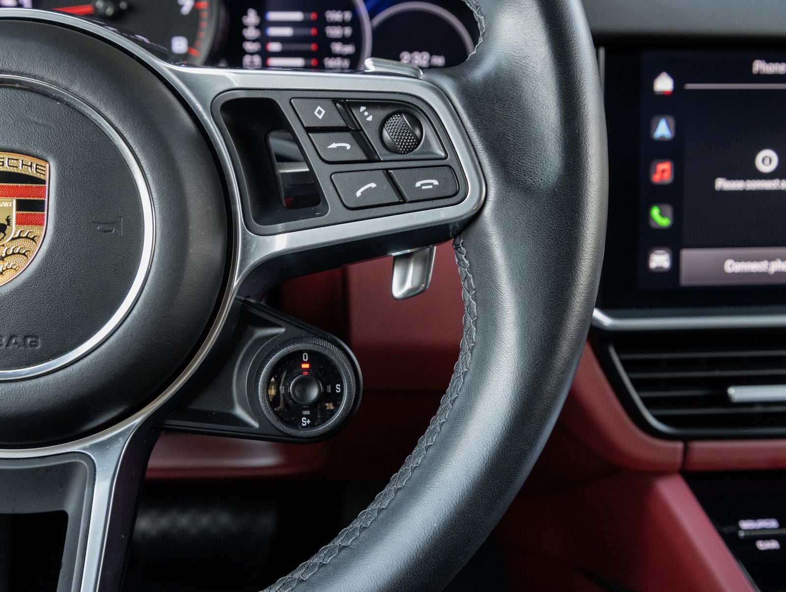 2023 Porsche Cayenne Platinum Edition