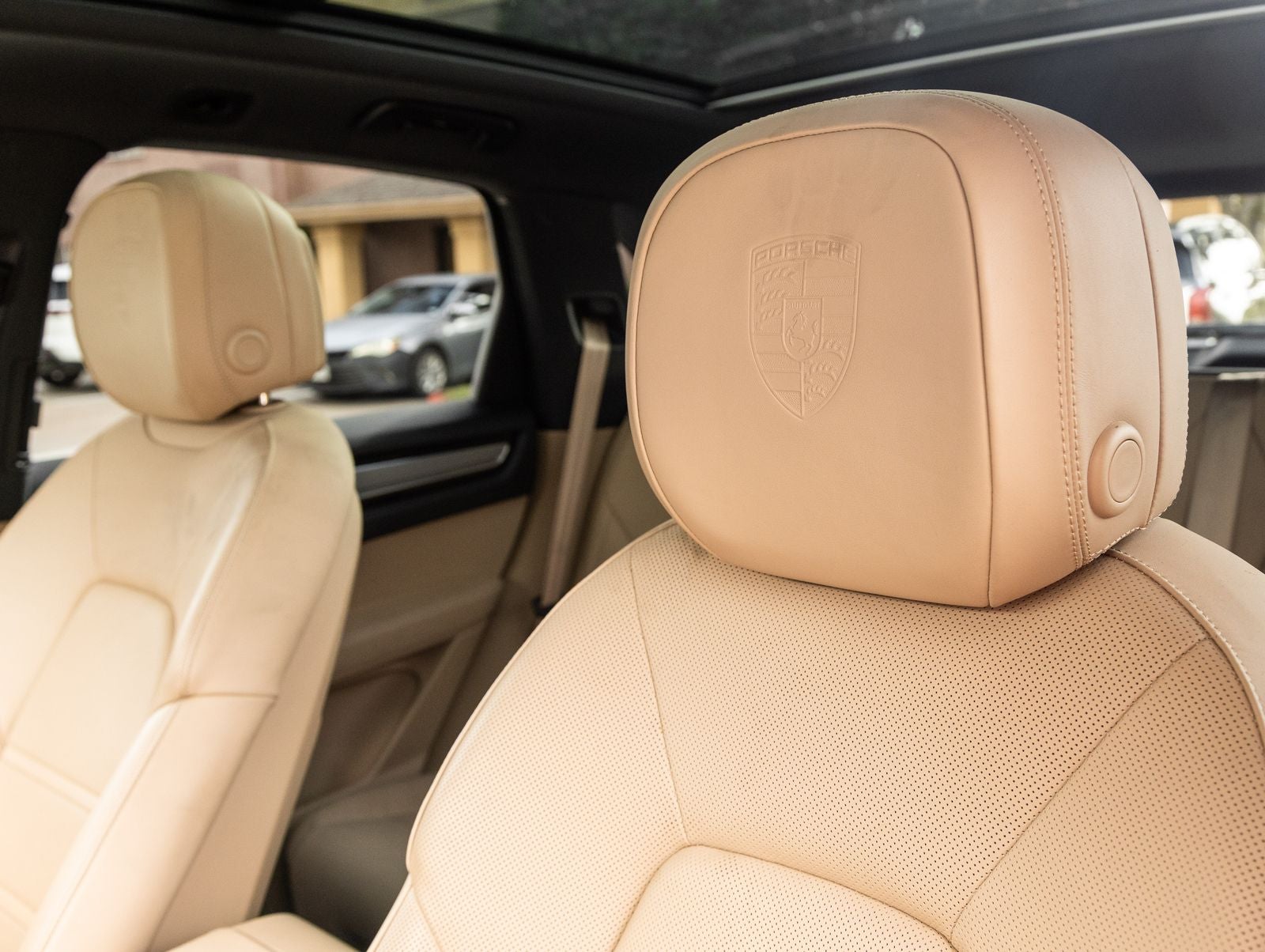 2023 Porsche Cayenne Cayenne Platinum Edition (MY23)