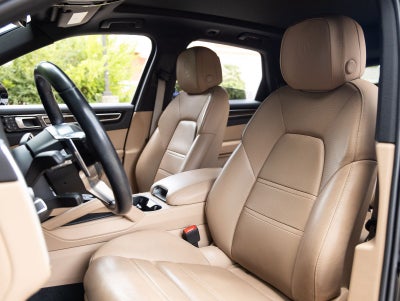 2023 Porsche Cayenne Cayenne Platinum Edition (MY23)