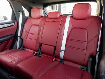 2023 Porsche Cayenne Cayenne Platinum Edition (MY23)