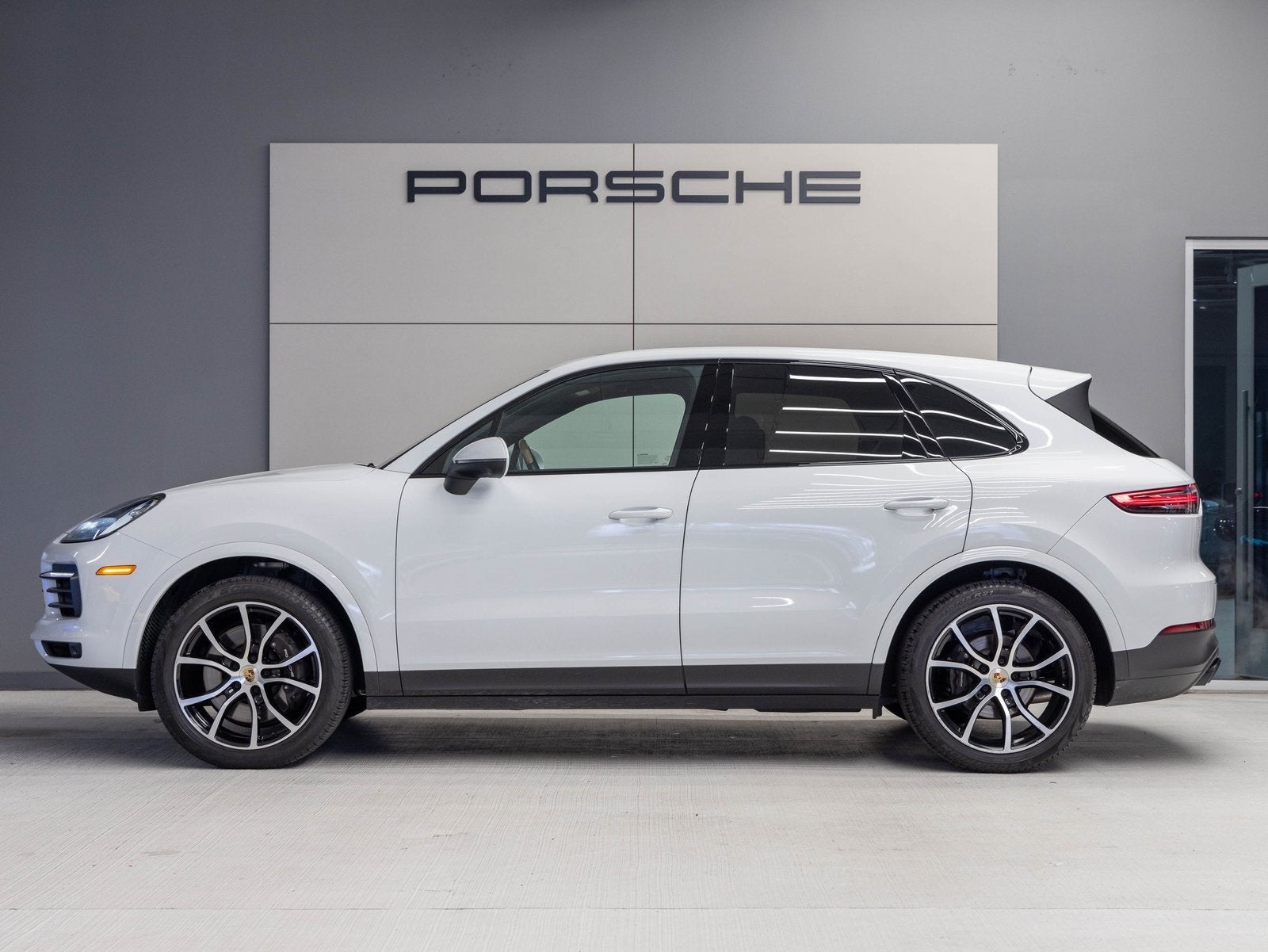 2023 Porsche Cayenne Cayenne Platinum Edition (MY23)