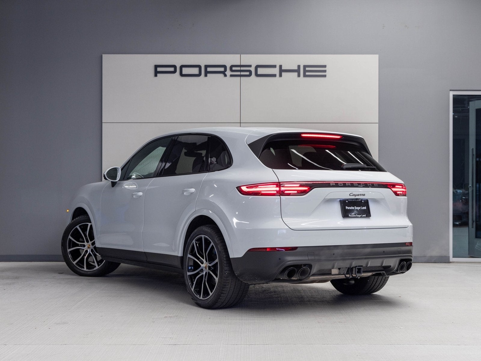 2023 Porsche Cayenne Cayenne Platinum Edition (MY23)