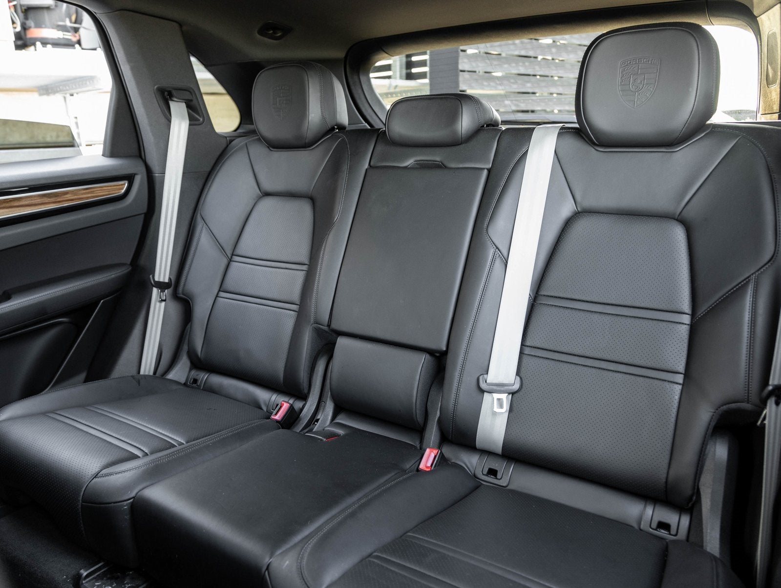 2023 Porsche Cayenne Cayenne Platinum Edition (MY23)