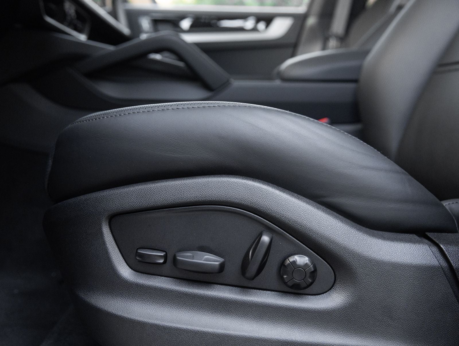 2026 Porsche Cayenne AWD