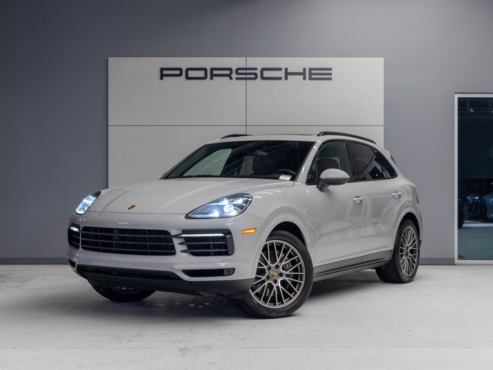 2022 Porsche Cayenne Cayenne Platinum Edition (MY22)