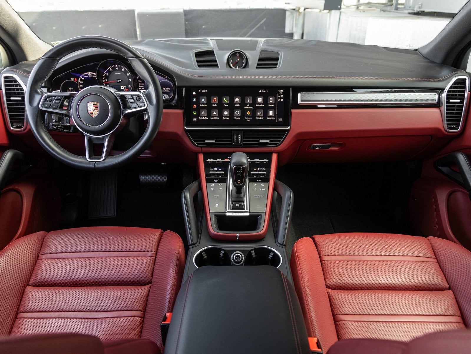 2022 Porsche Cayenne Cayenne Platinum Edition (MY22)