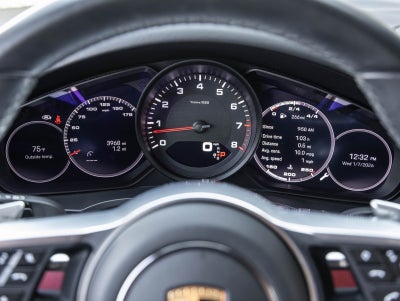 2022 Porsche Cayenne Cayenne Platinum Edition (MY22)