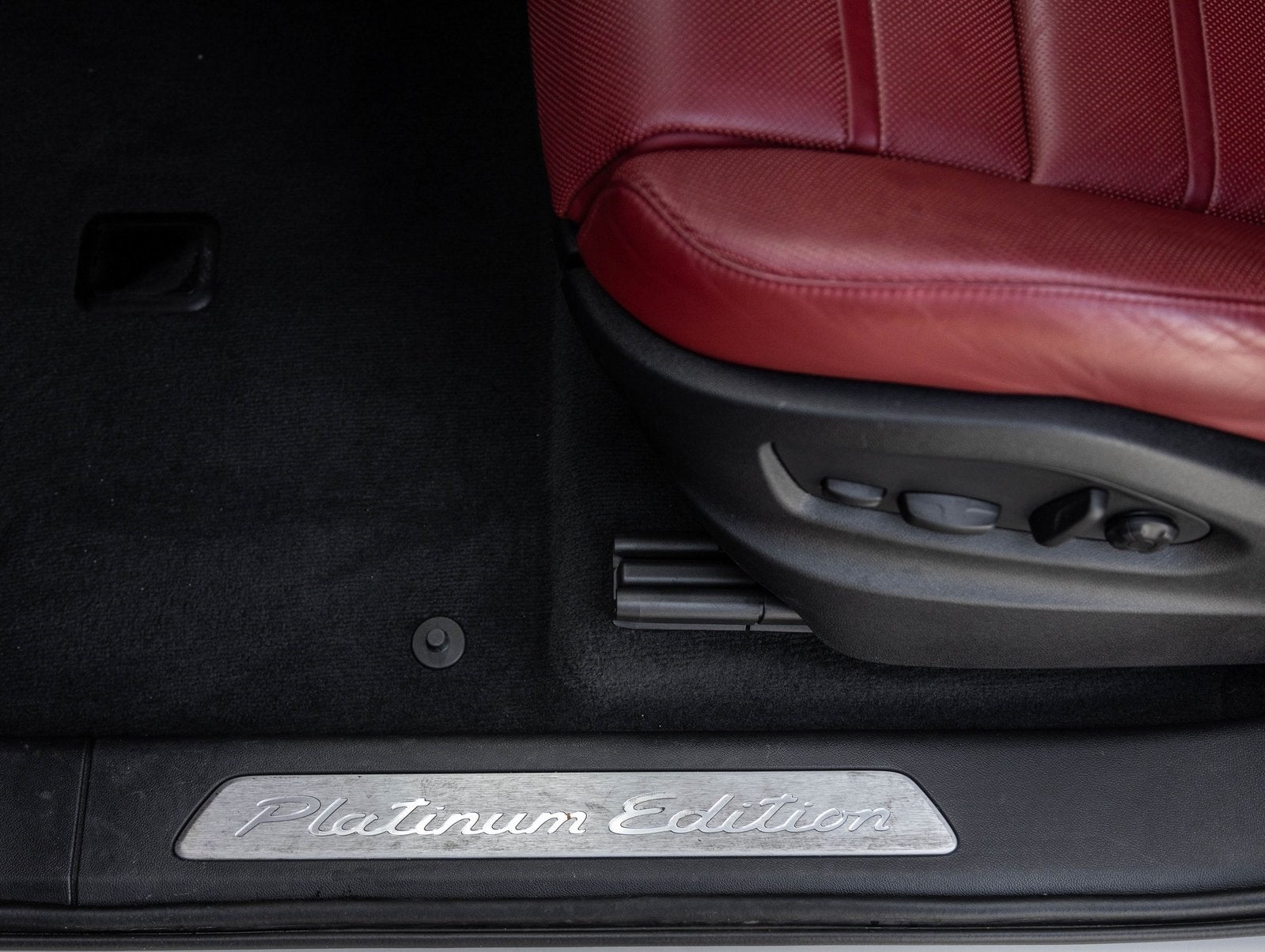 2022 Porsche Cayenne Cayenne Platinum Edition (MY22)