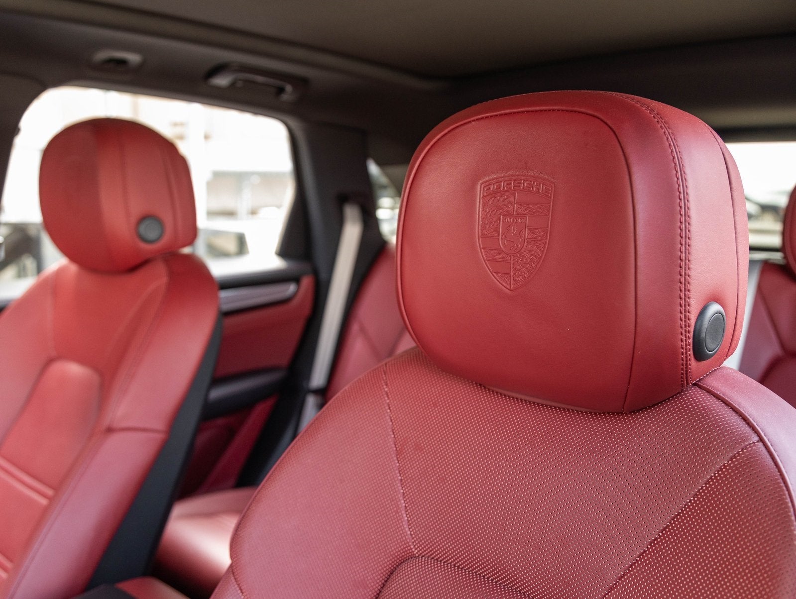 2022 Porsche Cayenne Cayenne Platinum Edition (MY22)