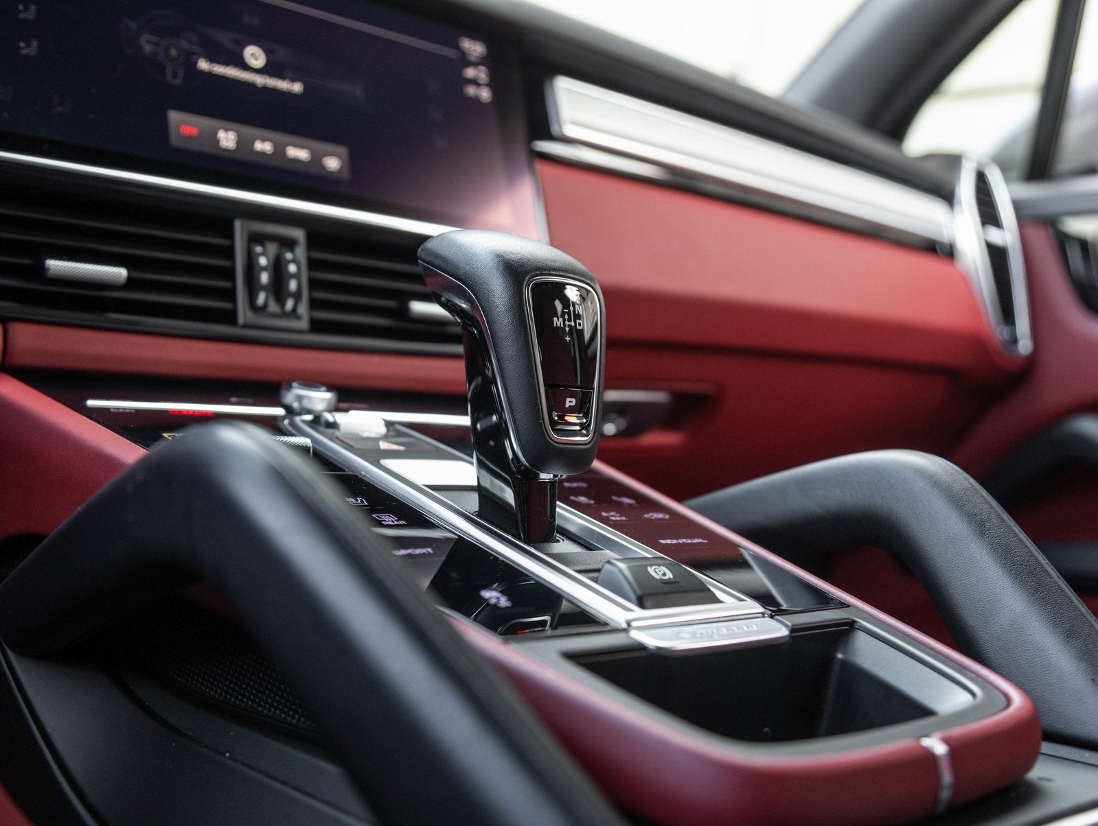 2022 Porsche Cayenne Cayenne Platinum Edition (MY22)