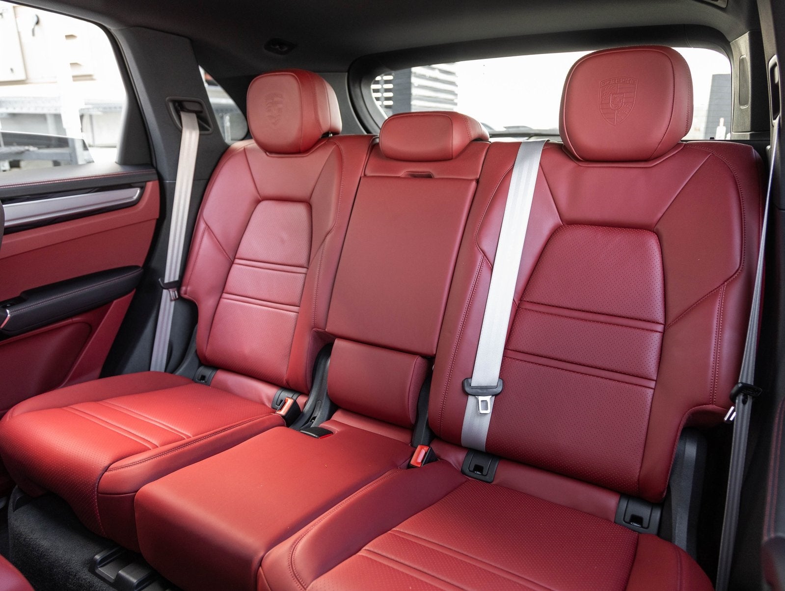 2022 Porsche Cayenne Cayenne Platinum Edition (MY22)