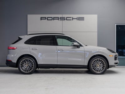 2022 Porsche Cayenne Cayenne Platinum Edition (MY22)