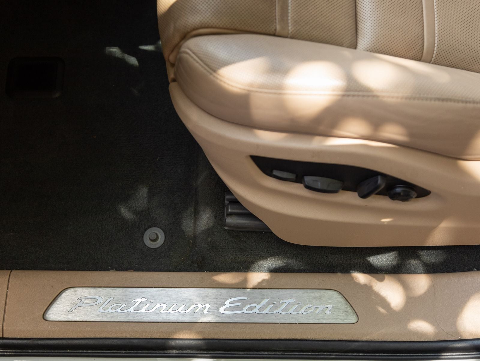 2023 Porsche Cayenne Platinum Edition