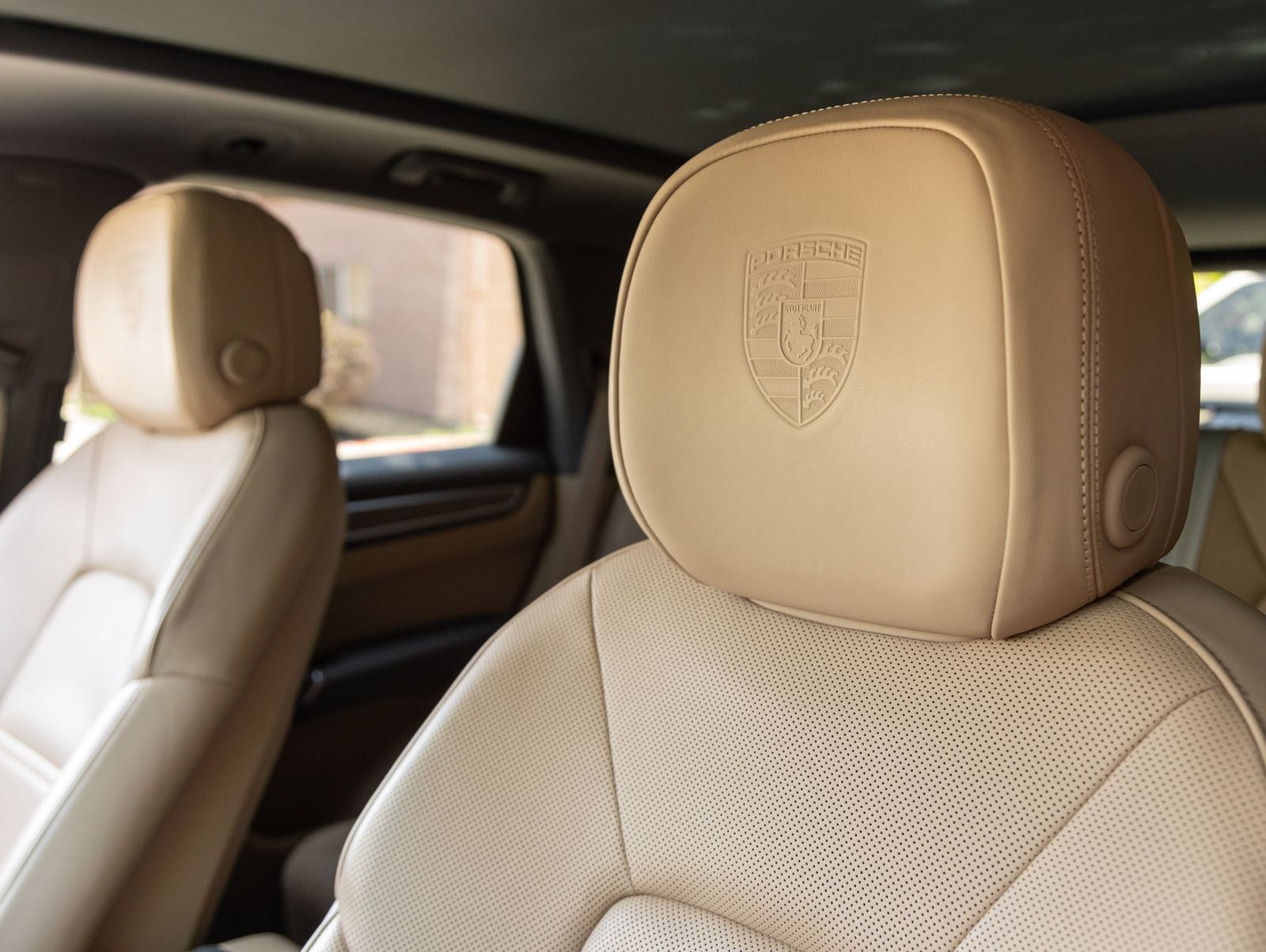 2023 Porsche Cayenne Platinum Edition