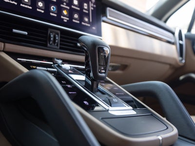 2023 Porsche Cayenne Platinum Edition