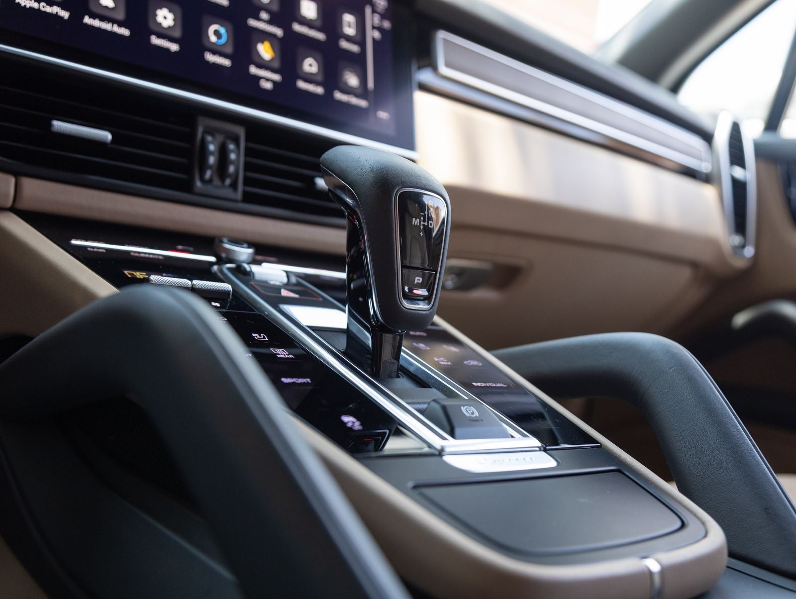 2023 Porsche Cayenne Platinum Edition