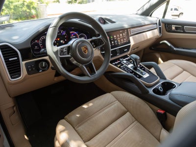2023 Porsche Cayenne Platinum Edition