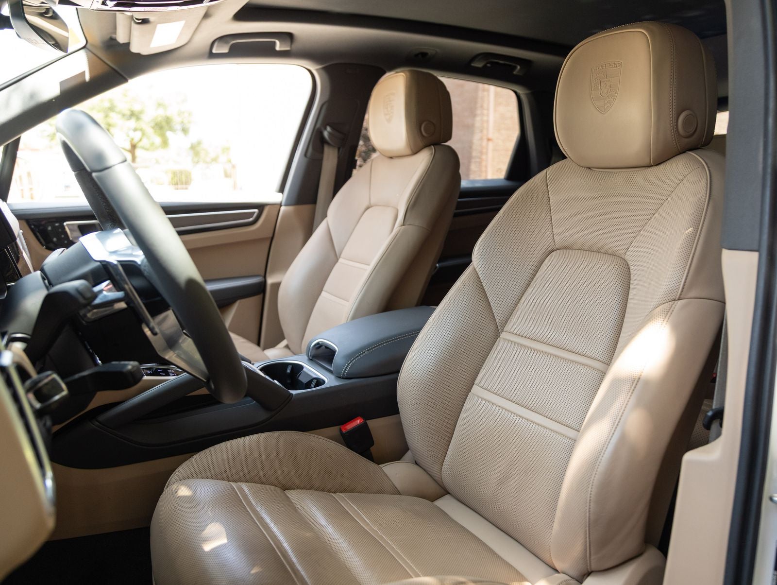 2023 Porsche Cayenne Platinum Edition