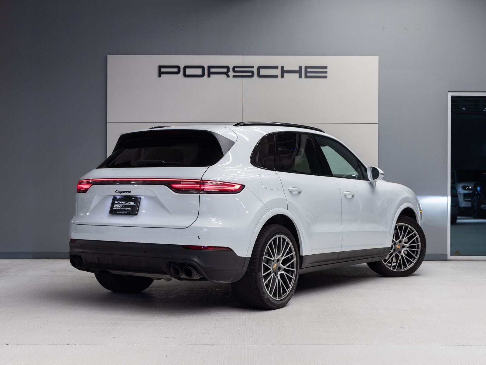 2023 Porsche Cayenne Platinum Edition